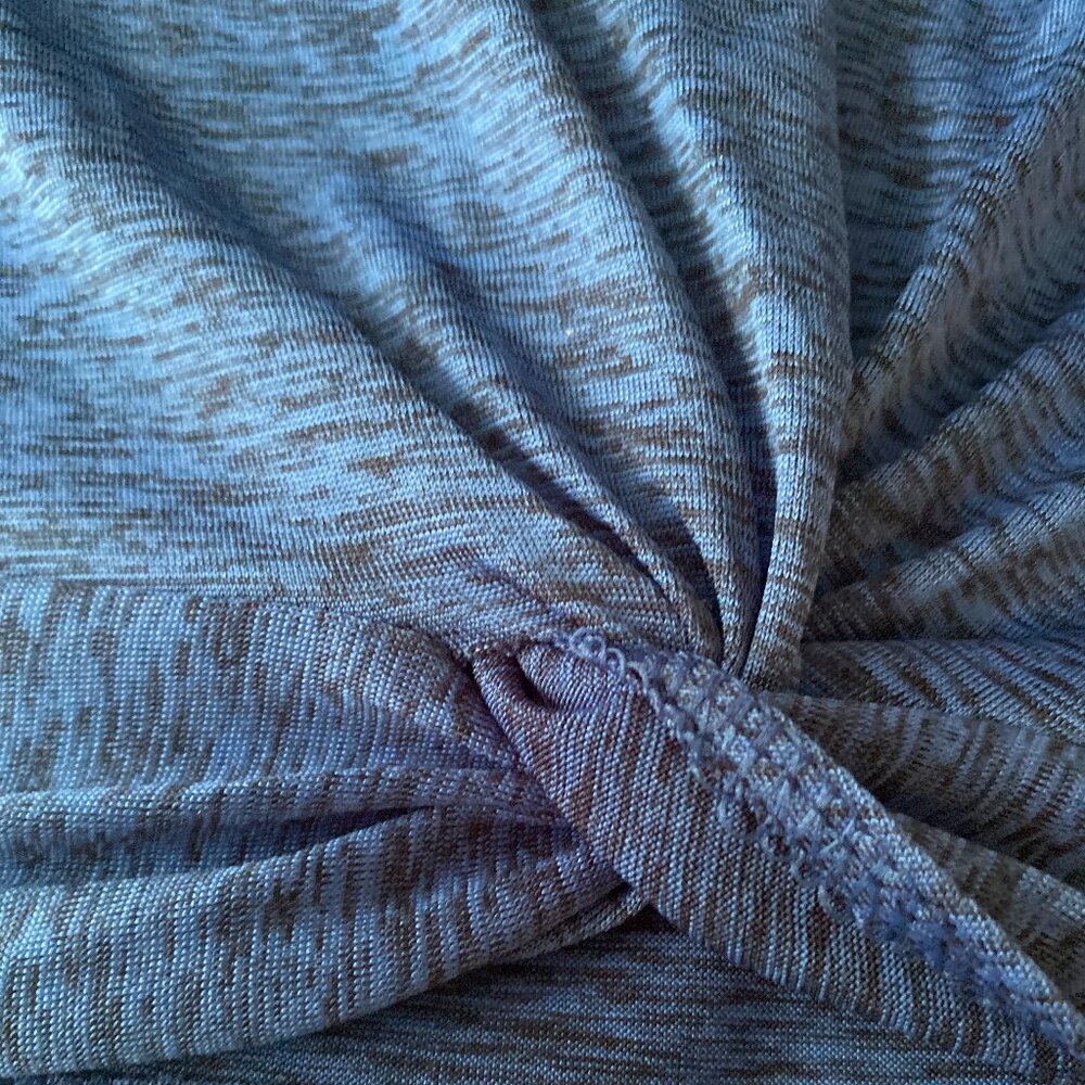 NWOT-Realessentials Workout Top - Picture 4 of 5